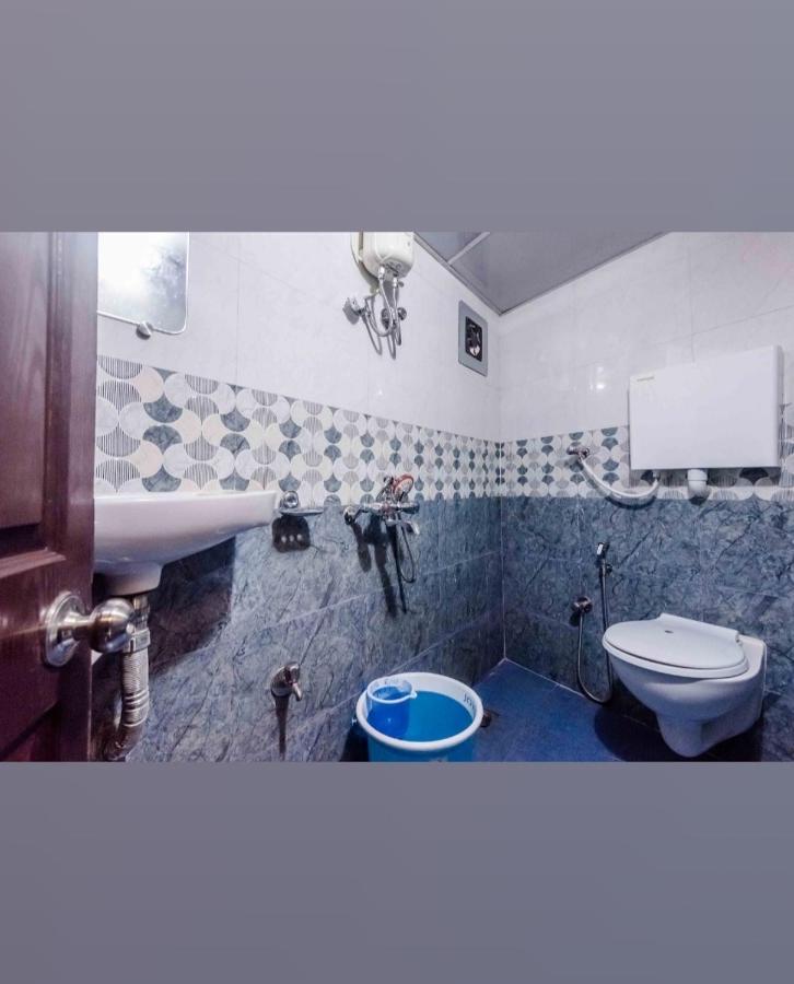 מומביי Awesome Dormitory Male Only מראה חיצוני תמונה